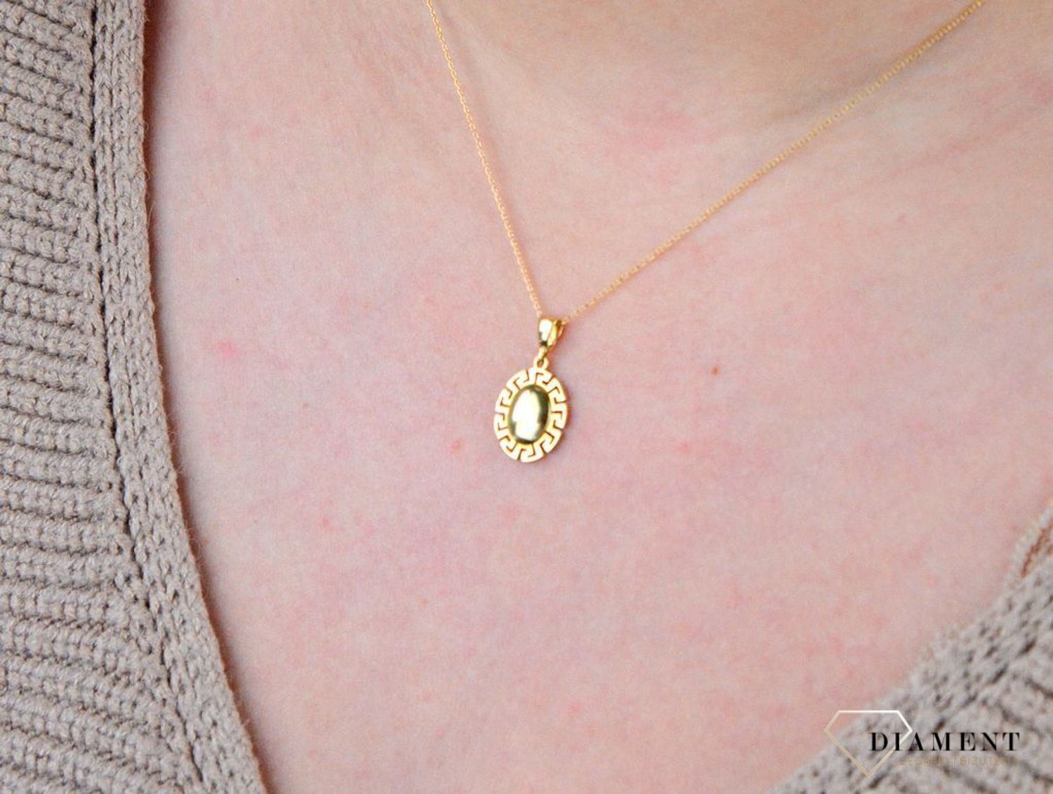 Złota zawieszka 585 kółko z motywem greckim ZA 4677A.jpg